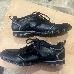 Women’s Skechers Black Tennis Shoes Lace Tie Size 7